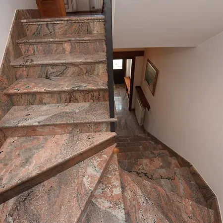 House Senna * Porec